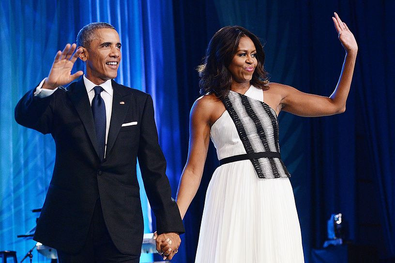 Ο Μπαράκ και η Μισέλ Ομπάμα βοήθησαν τη Μάλια να μετακομίσει στην εστία του Χάρβαρντ (βίντεο & εικόνες)